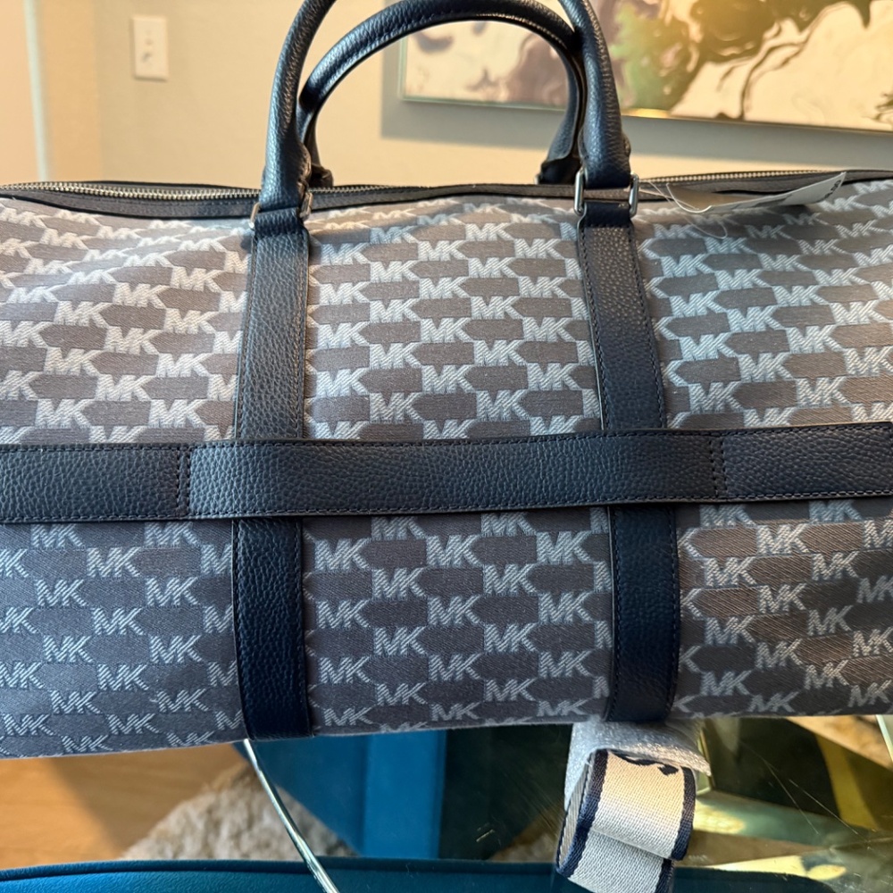 Michael Kors Duffle - Picture 2 of 3